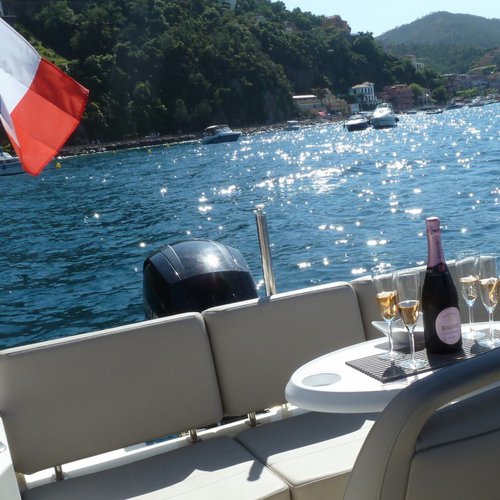 Катер для прогулок QUICKSILVER