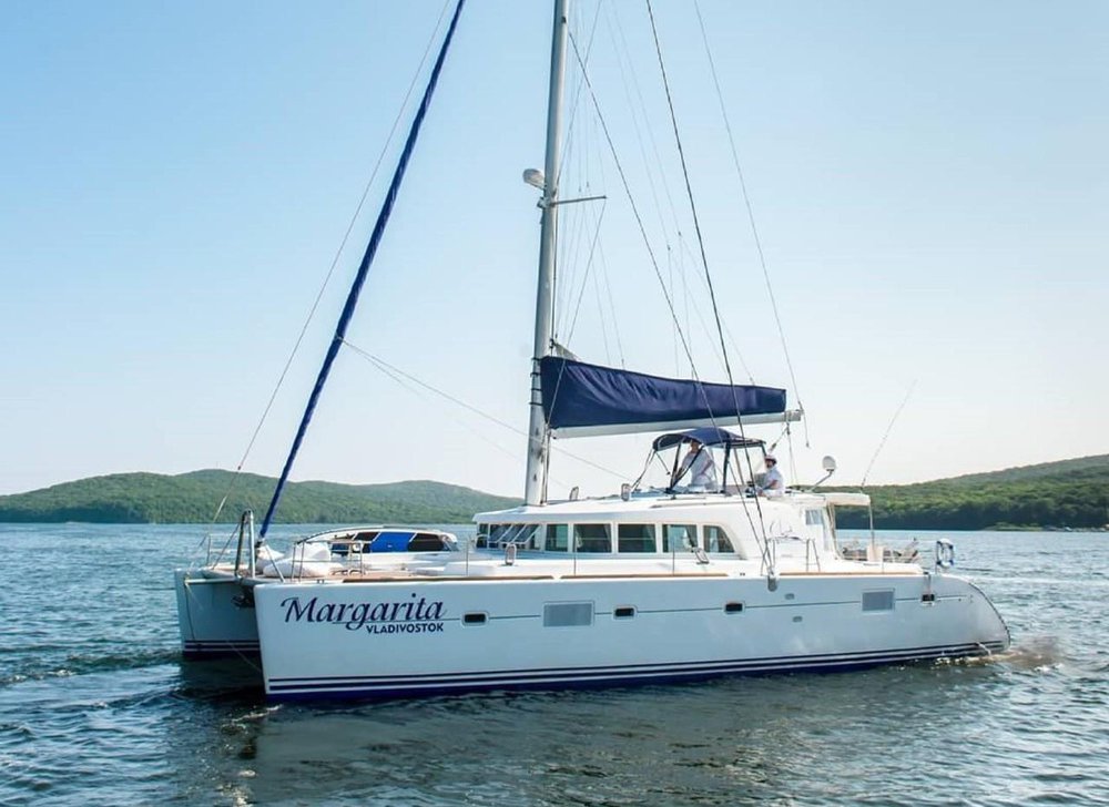 Аренда катамарана для больших компаний