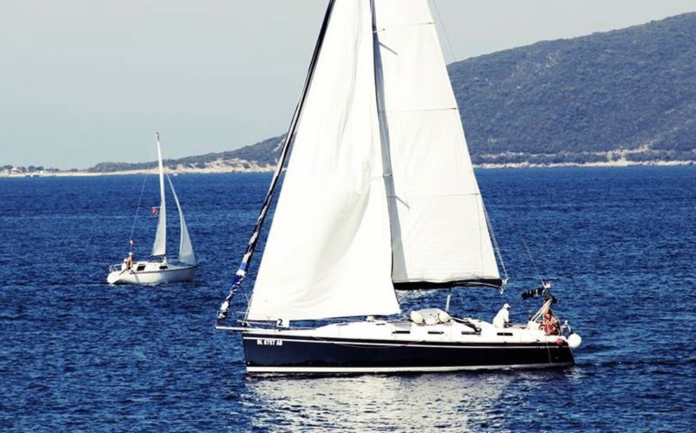 Comfortable sailing in Montenegro