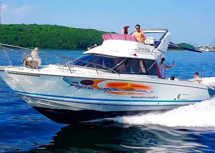 Аренда катера 45 футов во Владивостоке