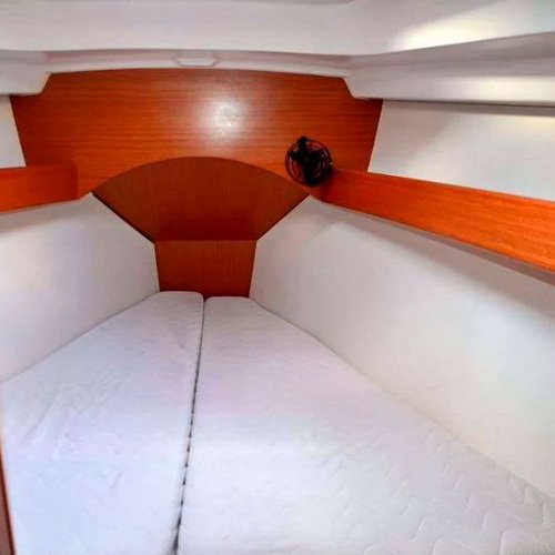 Аренда парусной яхты Beneteau